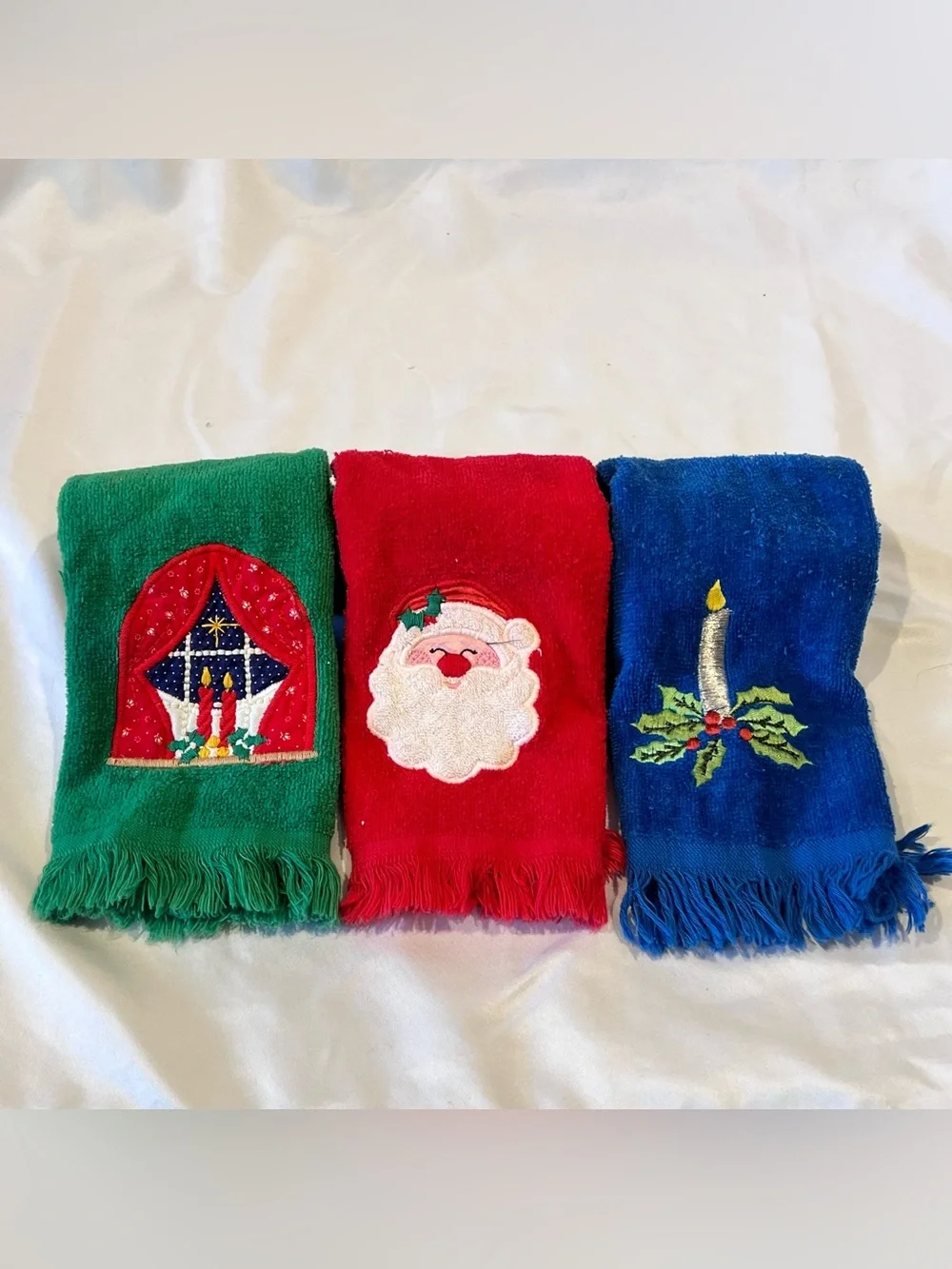 Royal Terry Vintage Christmas Hand Towels Set of 3 Santa Candle Window Fringe